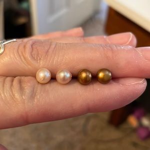 2 Pair of pearl button stud earrings